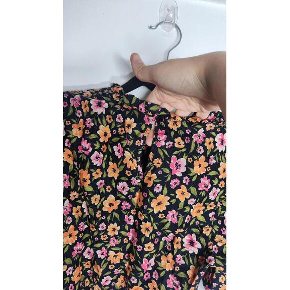 H&M Blouse Womens Small Black Floral Smocked Puff Sleeve Ruffle Hem Keyhole Back - Picture 4 of 6